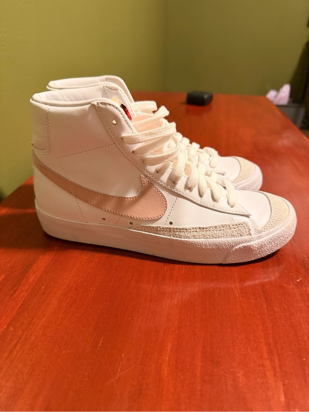 Nike Women's Blazer Mid '77 Vintage 'White Pink Oxford' Size 8